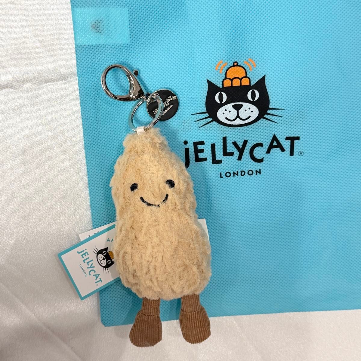 Jellycat ジェリーキャット ピーナッツ キーホルダー チャーム Peanut