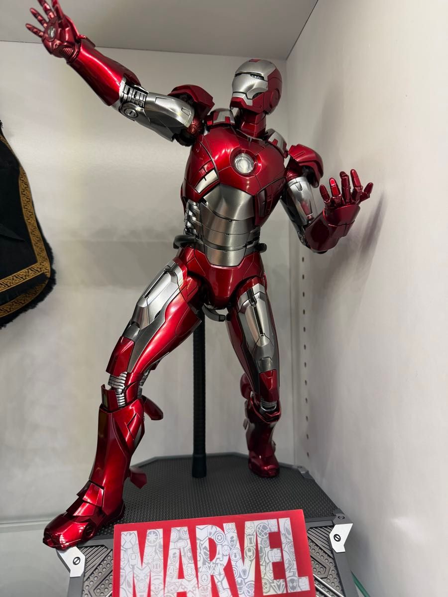 開封品】ホットトイズ アイアンマン マーク7 ディズニー100 東京
