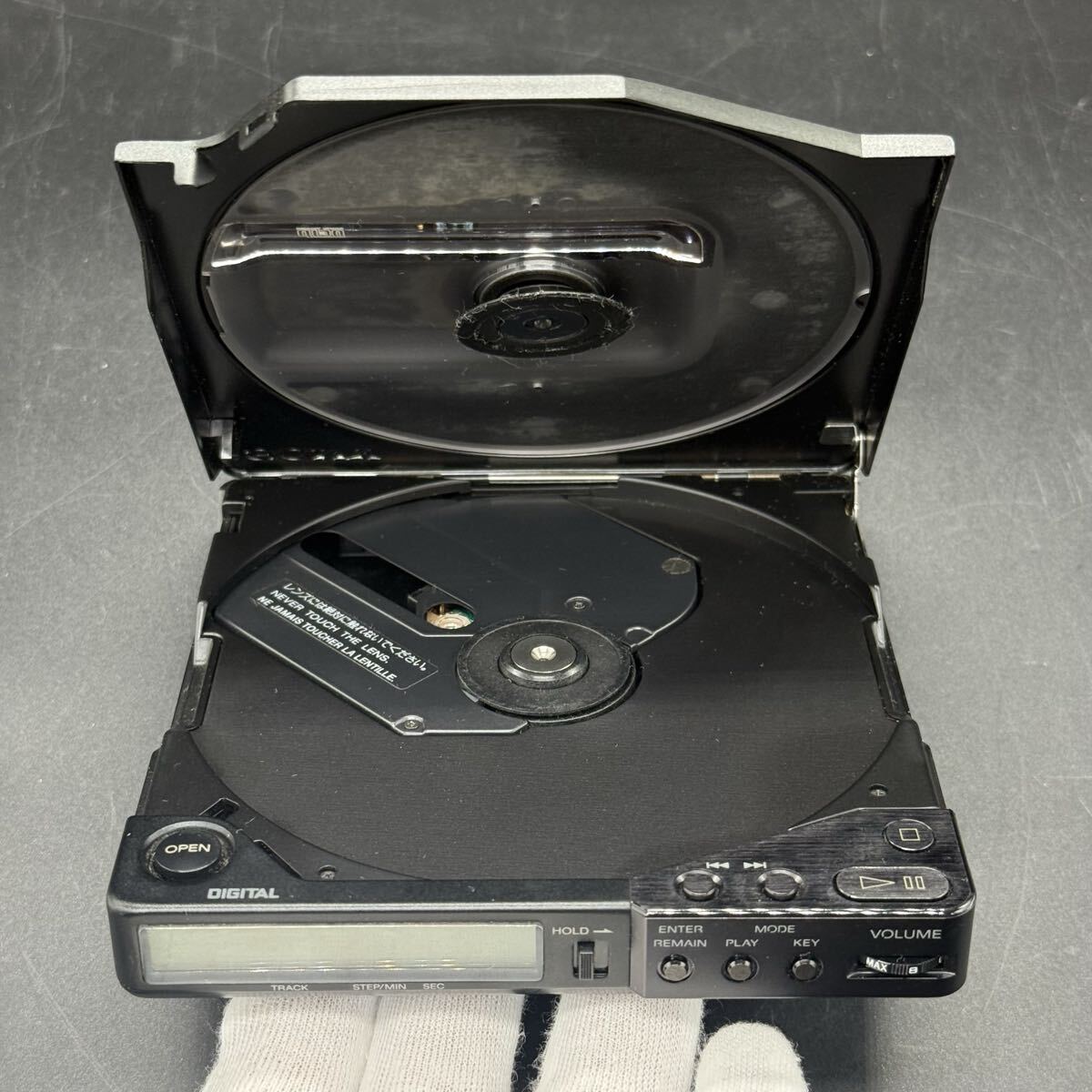 SONY Discman D-250 ポータブルCDプレーヤー スピーカー付き SONY