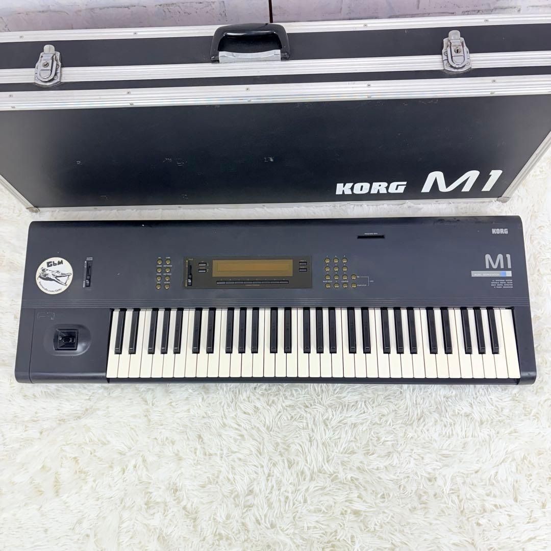 KORG M1 シンセサイザー ハードケース付き コルグ 希少 鍵盤楽器