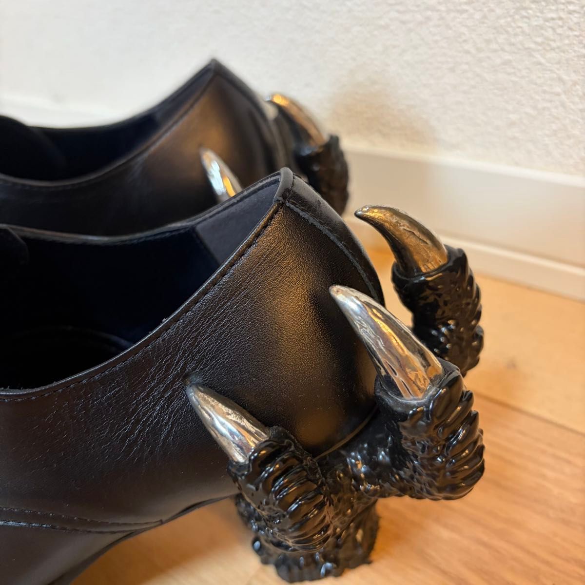 hazama 惹きずり込まれる運命のドレスシューズ ゴジラ シルバー25cm