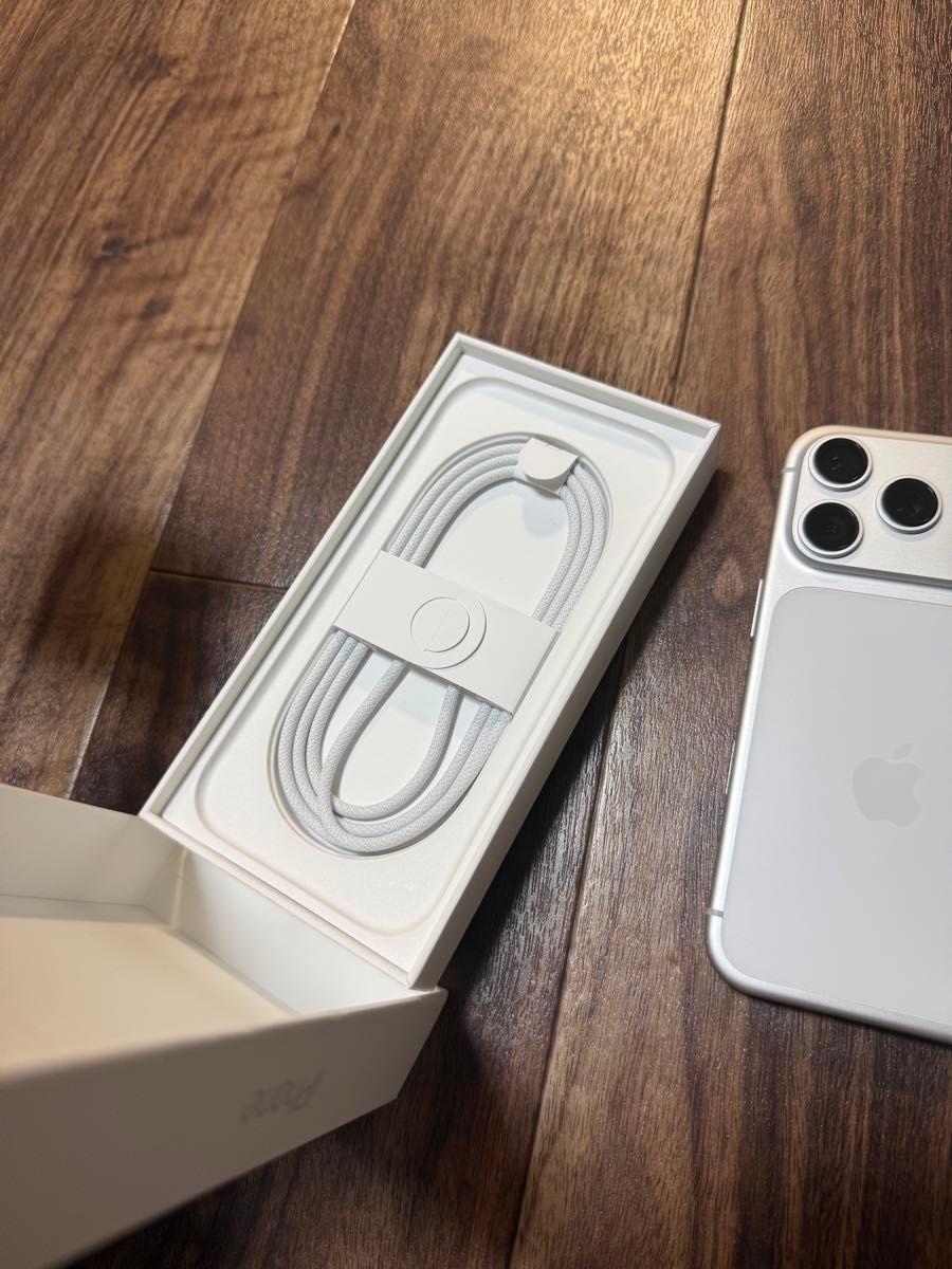 iPhone 17 Pro SIMフリー 256GB シルバー｜Yahoo!フリマ（旧PayPayフリマ）