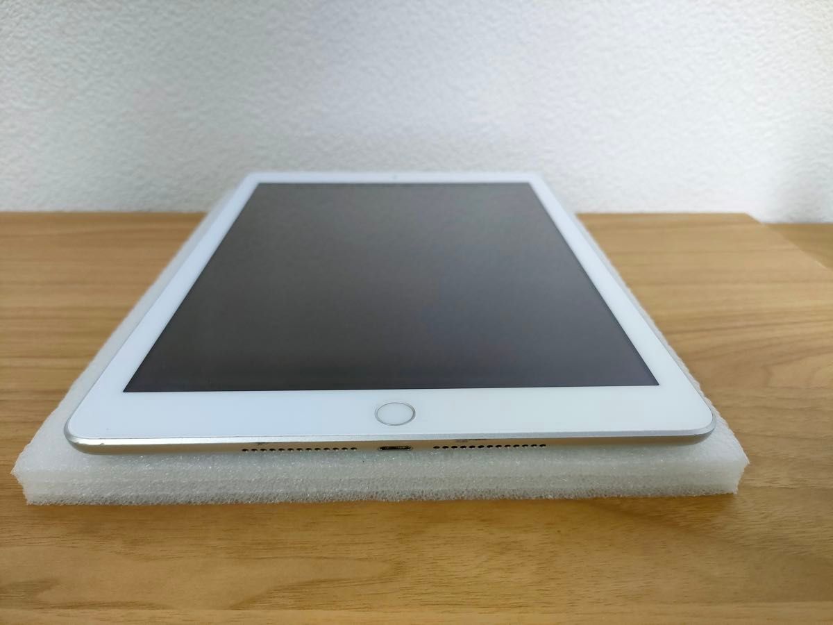 ほぼ未使用】iPad 第5世代 32GB シルバー 充電回数1回 美品 iPad 第5