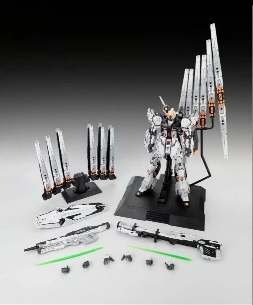 1/100 CMM-V νガンダム ダブルファンネル付き プラモデル 未組立