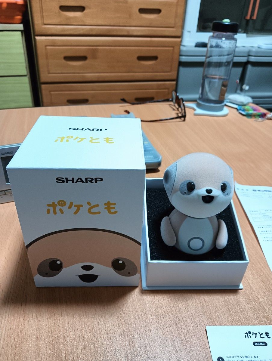 SHARP ポケとも SR-C01M-W コンパニオンロボット卓上ホルダー付｜Yahoo
