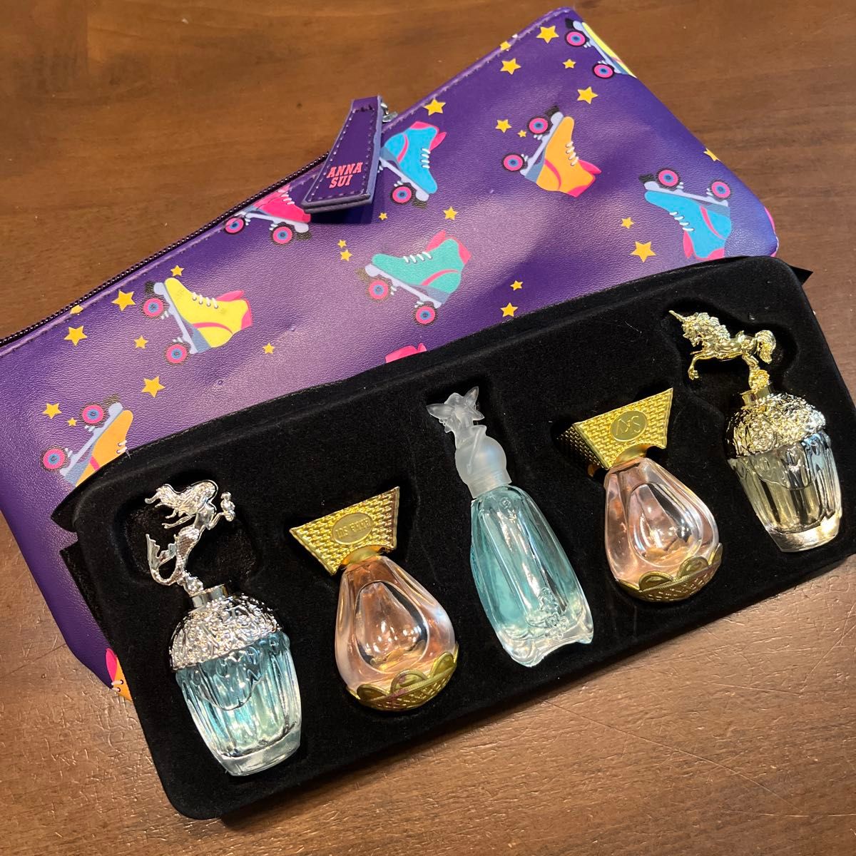 ANNA SUI アナスイ 香水 ミニチュアボトル 5点セット ポーチ付き