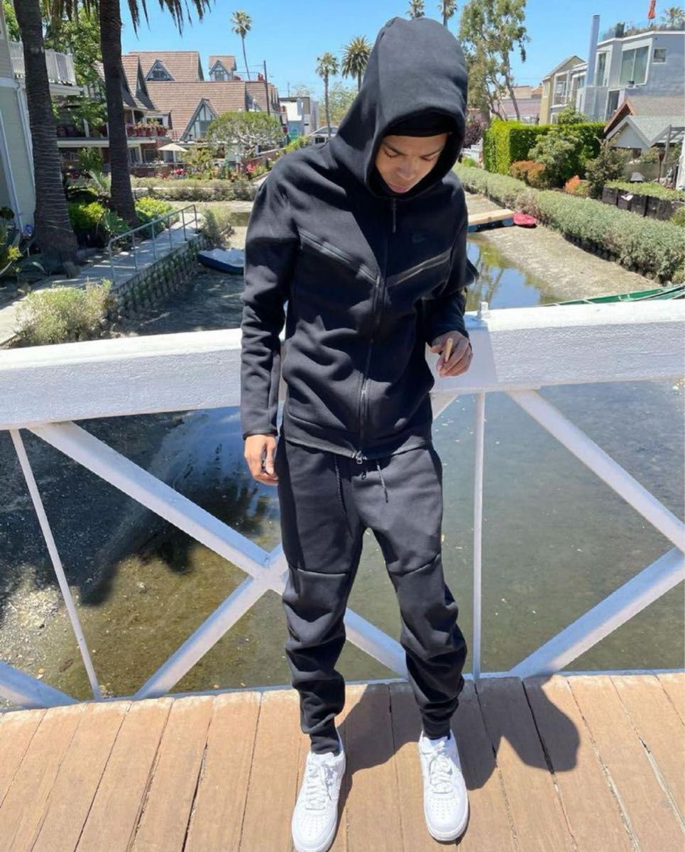 新品 ブラック メンズM/S テックフリース セットアップ NIKE 廃盤