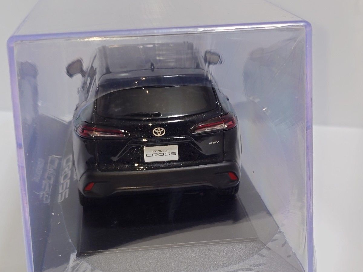 トヨタ カローラクロス 後期 209 ブラックマイカ 1/30 カラーサンプル