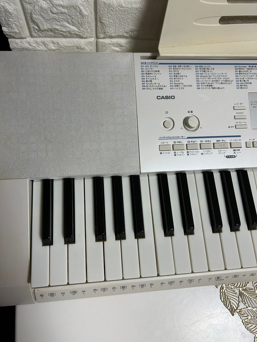 CASIO カシオ 光ナビゲーションキーボード LK-222 200曲 ピアノ 電子