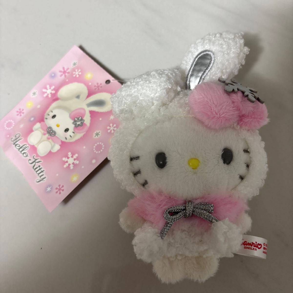 ハローキティ 雪うさぎ マスコット ホルダー サンリオ ラムネ