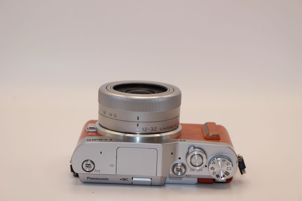 お買い得 新品級ショット数33回 LUMIX DC-GF10 レンズキット