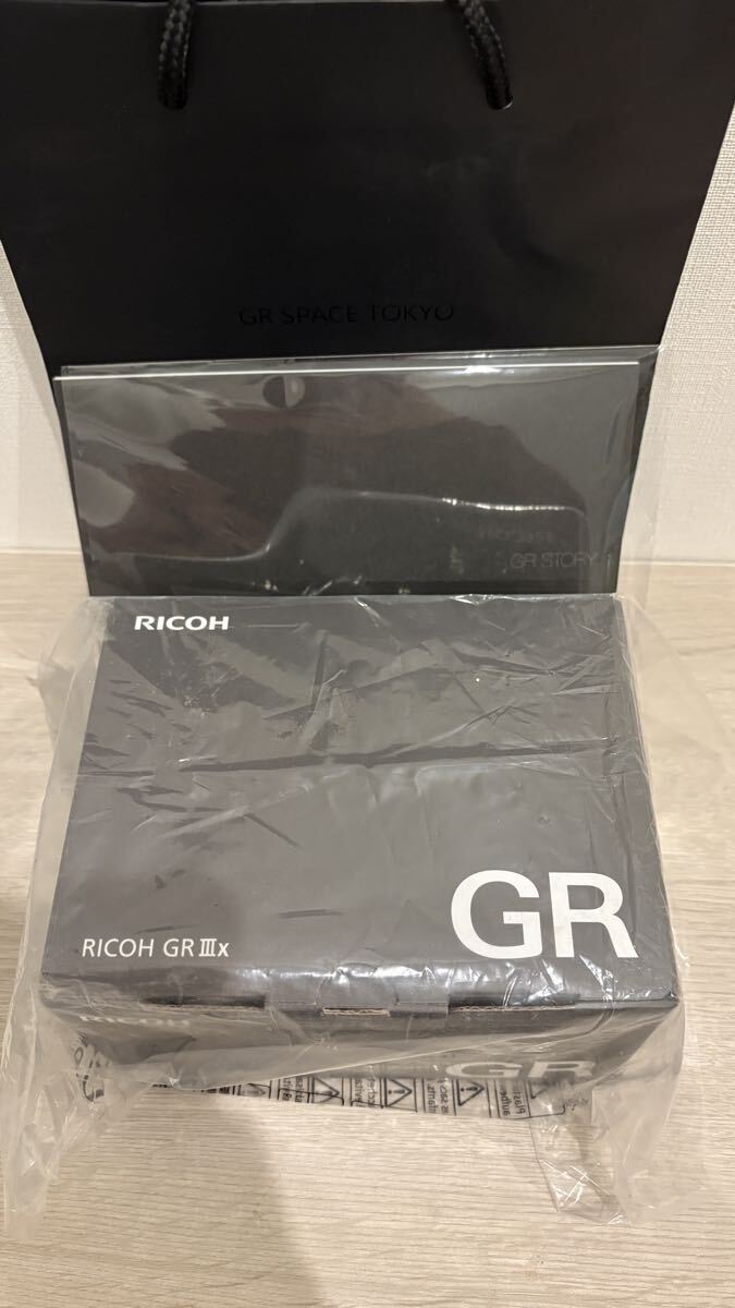 RICOH GR IIIx 新品未使用 3年延長保証 ショッパー・フォトブック付き