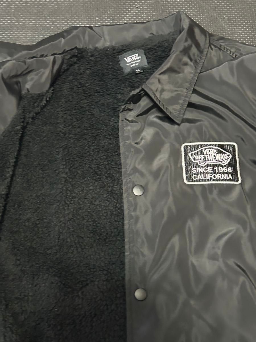 VANS ナイロンコーチジャケット チェッカーフラグ 裏ボア 中綿 黒