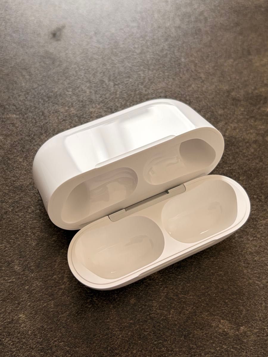 AirPods Pro3 本体 付属品完備 美品 おまけケース付き｜Yahoo!フリマ