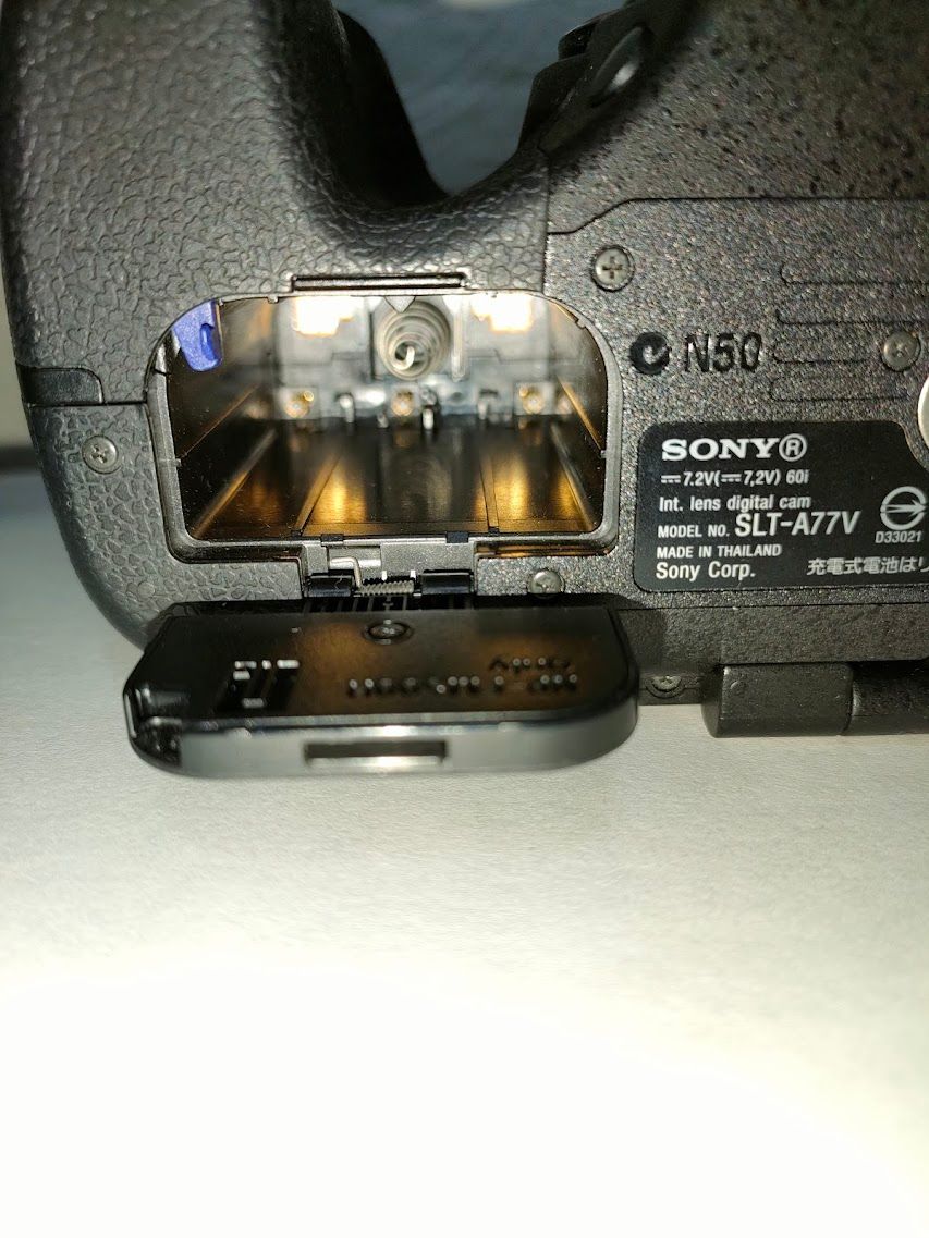 美品】SONY α77 SLT-A77V レンズ・カメラバッグ付 SONY｜Yahoo!フリマ