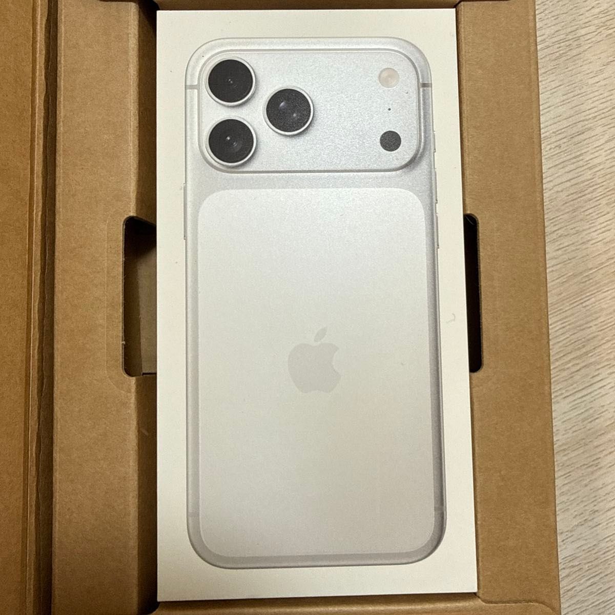 新品未開封 】 Apple iPhone 17 Pro MAX 256GB シルバー SIMフリー