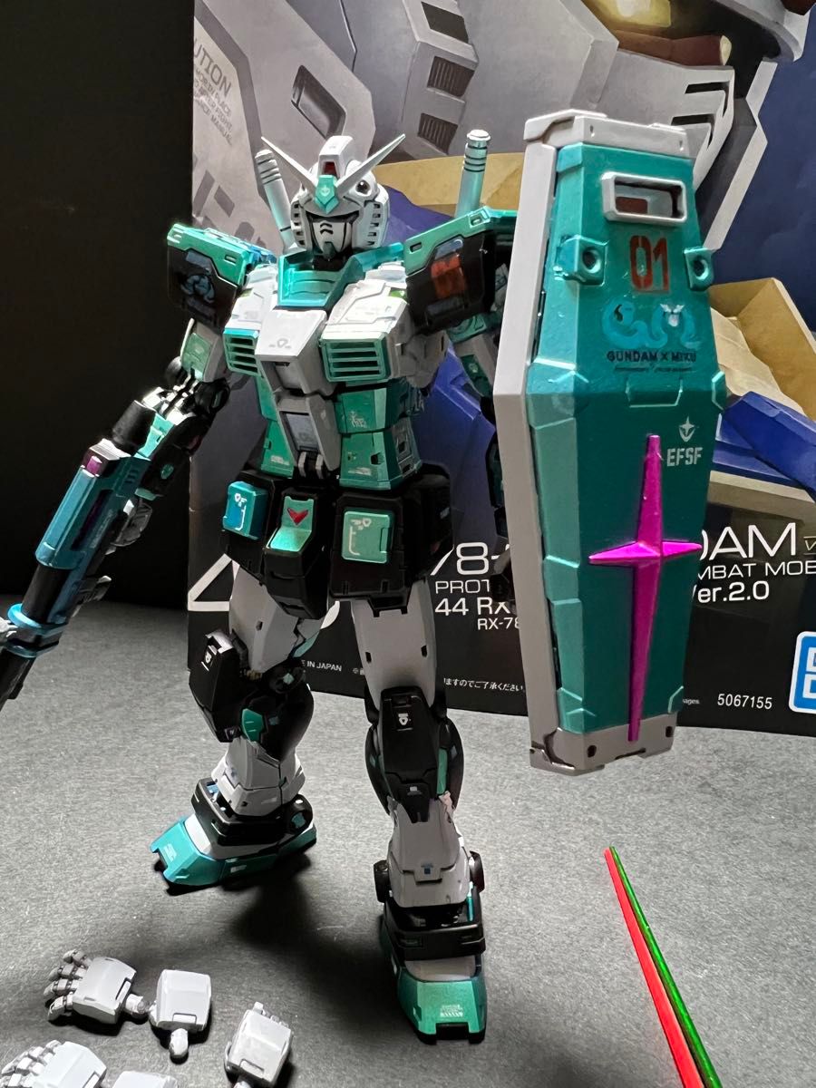 RG 1/144 RX-78-2ガンダムVer 2 0塗装完成品初音ミクカラー｜Yahoo
