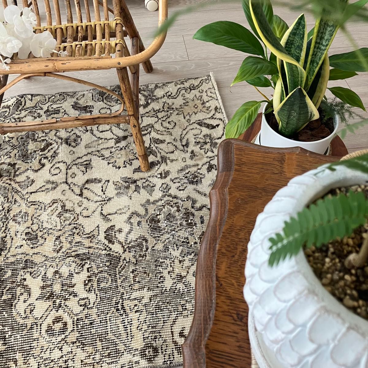 ベージュ×グレー80×80フラワー 正方形 wool トルコヴィンテージラグ