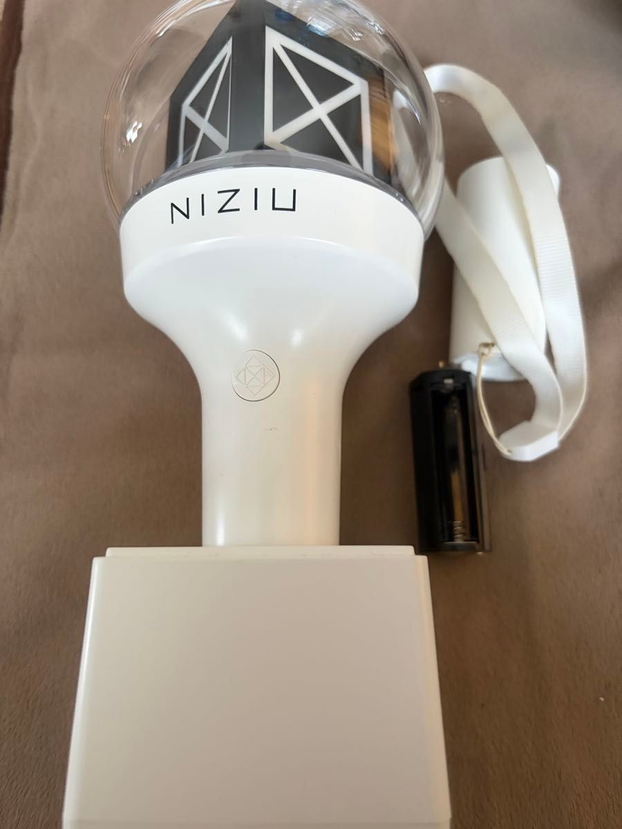 NiziU OFFICIAL LIGHT STICK ペンライト 動作確認済｜Yahoo!フリマ（旧