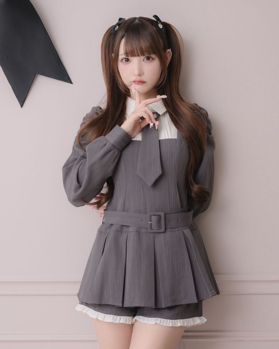 pium ネクタイ付きプリーツセットアップ ピウム ぴうむ グレー