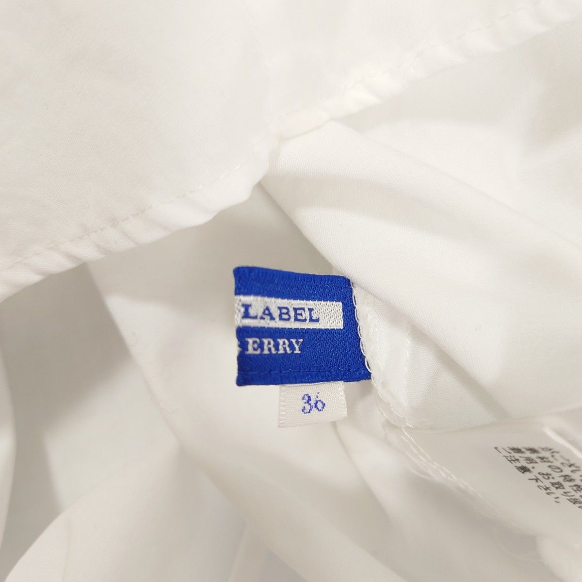 バーバリーブルーレーベル フリル ピンタック ホースロゴ刺繍 ブラウス