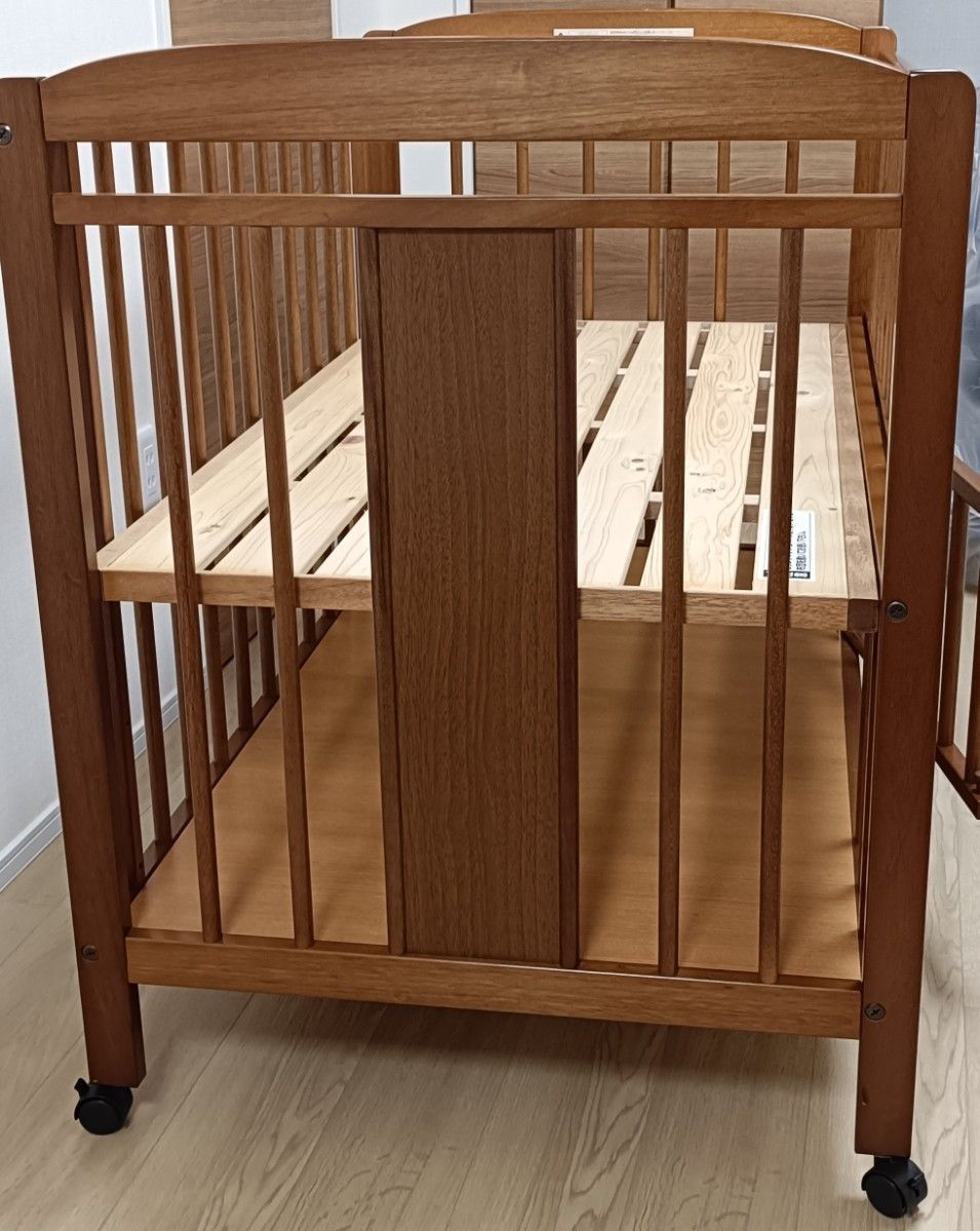 サワベビー】木製ベビーベッド 下段収納付き キャスター付き ベッド高