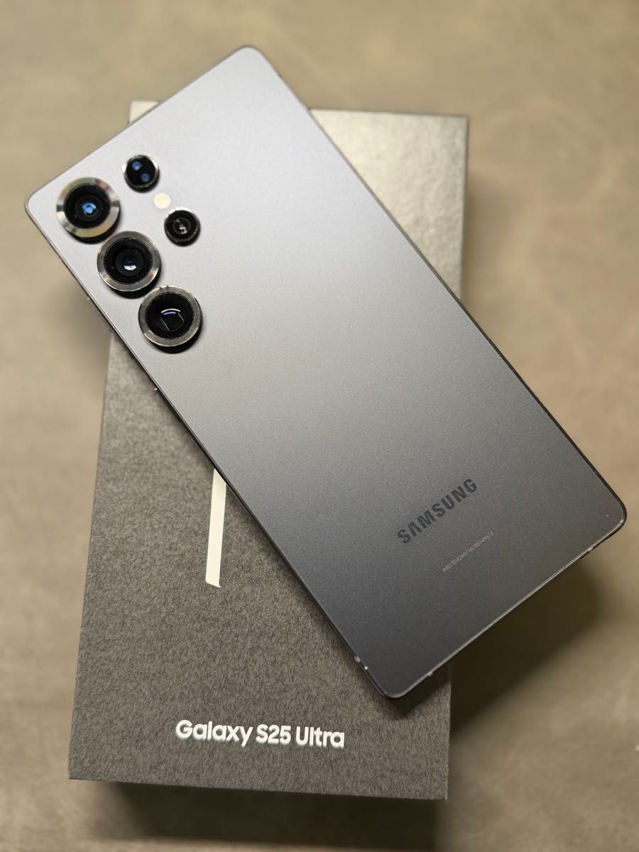 Samsung Galaxy Ultra S25 256GB 国内版 SIMフリー チタニウムジェット