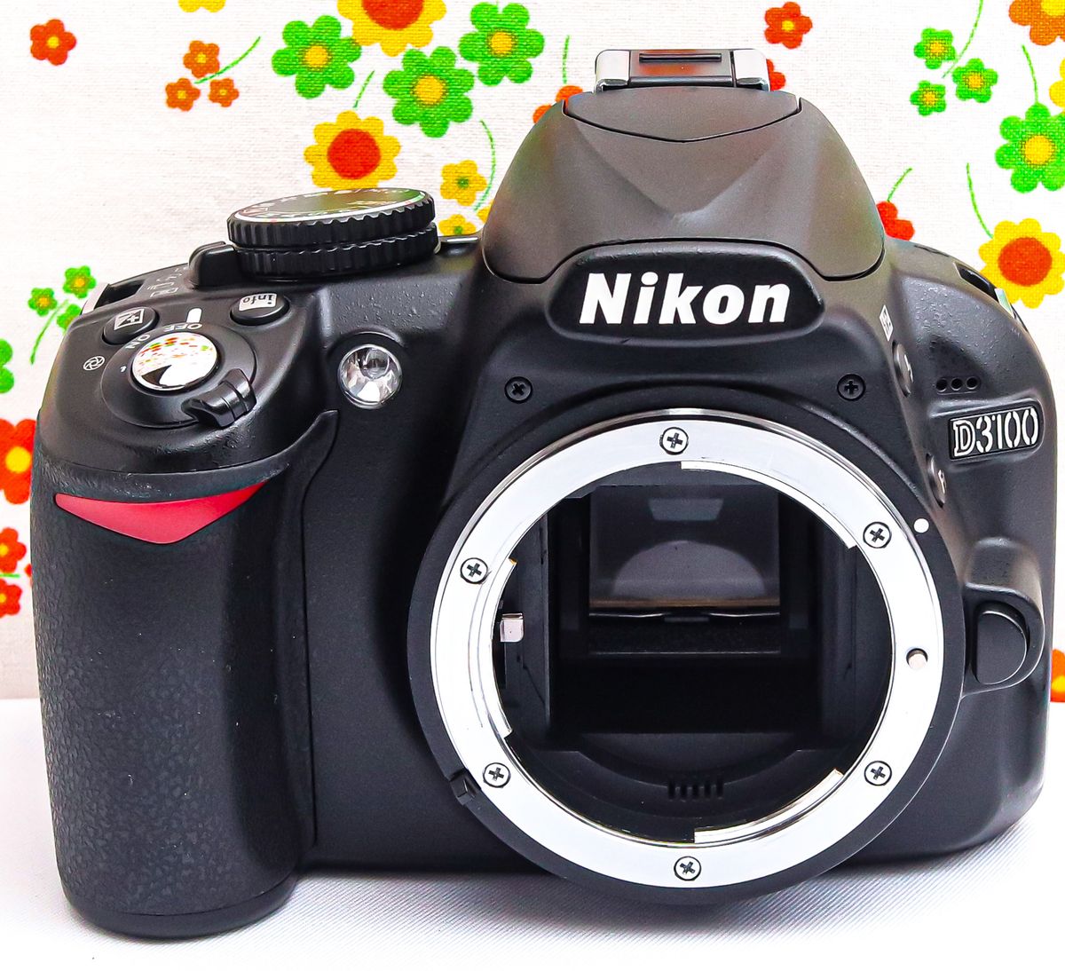 ニコン Nikon D3100 スマホに送れる ダブルレンズ ガイドモード搭載