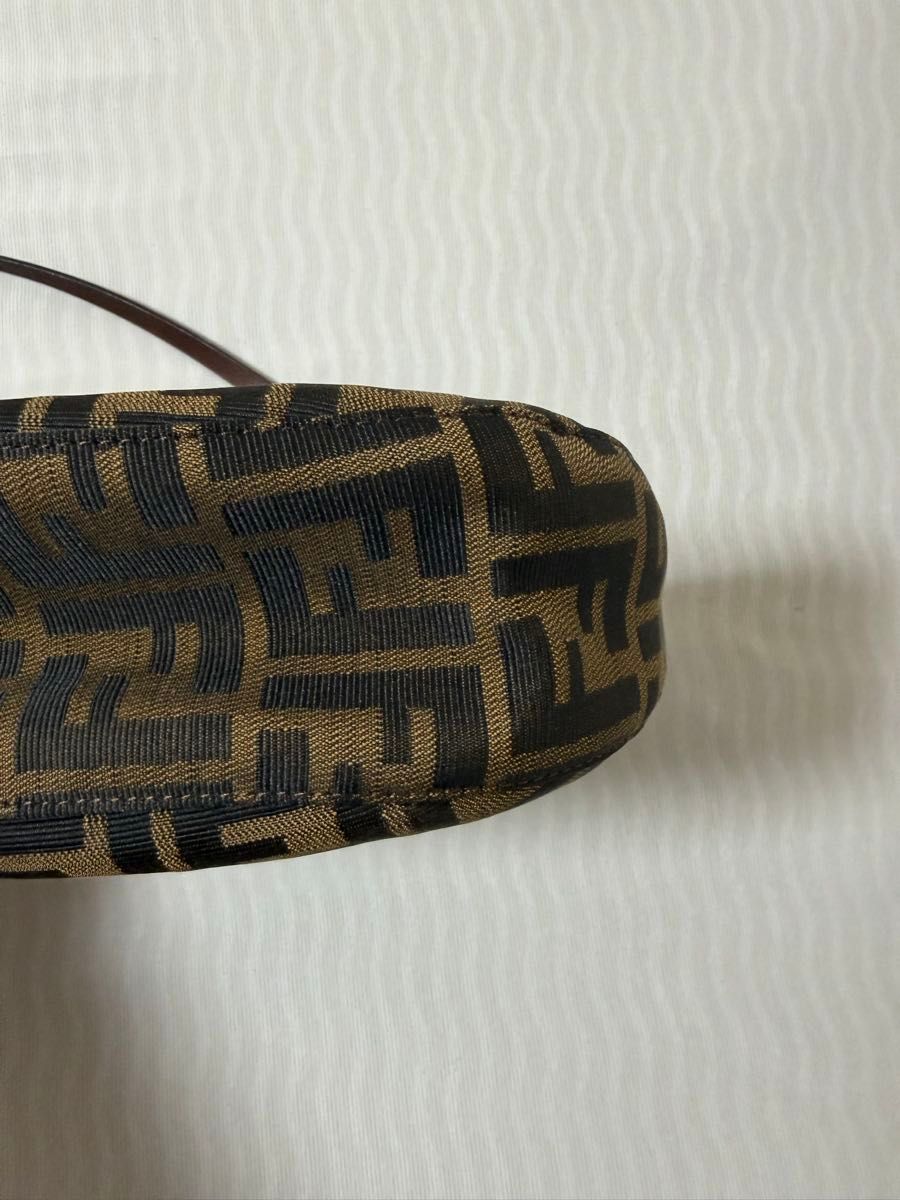 FENDI フェンディ ズッカ柄 ショルダーバッグ ブラウン｜Yahoo!フリマ