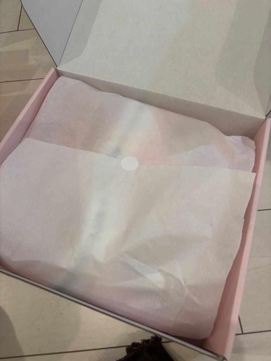 HELLO KITTY x JISOO] ジス ハローキティ スリッパ ルームシューズ