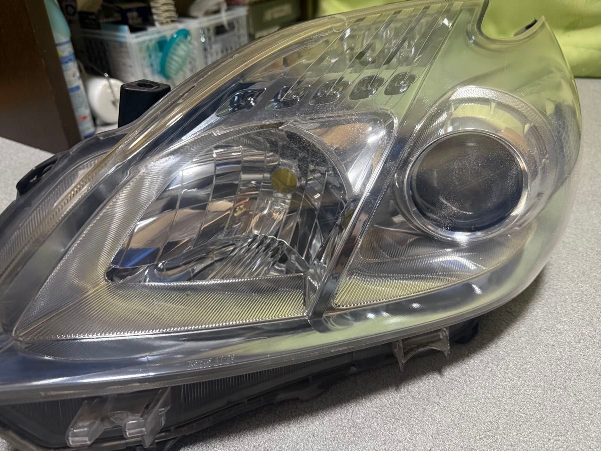 プリウス ZVW30 ヘッドライト 前期 ハロゲン 純正 左右｜Yahoo!フリマ