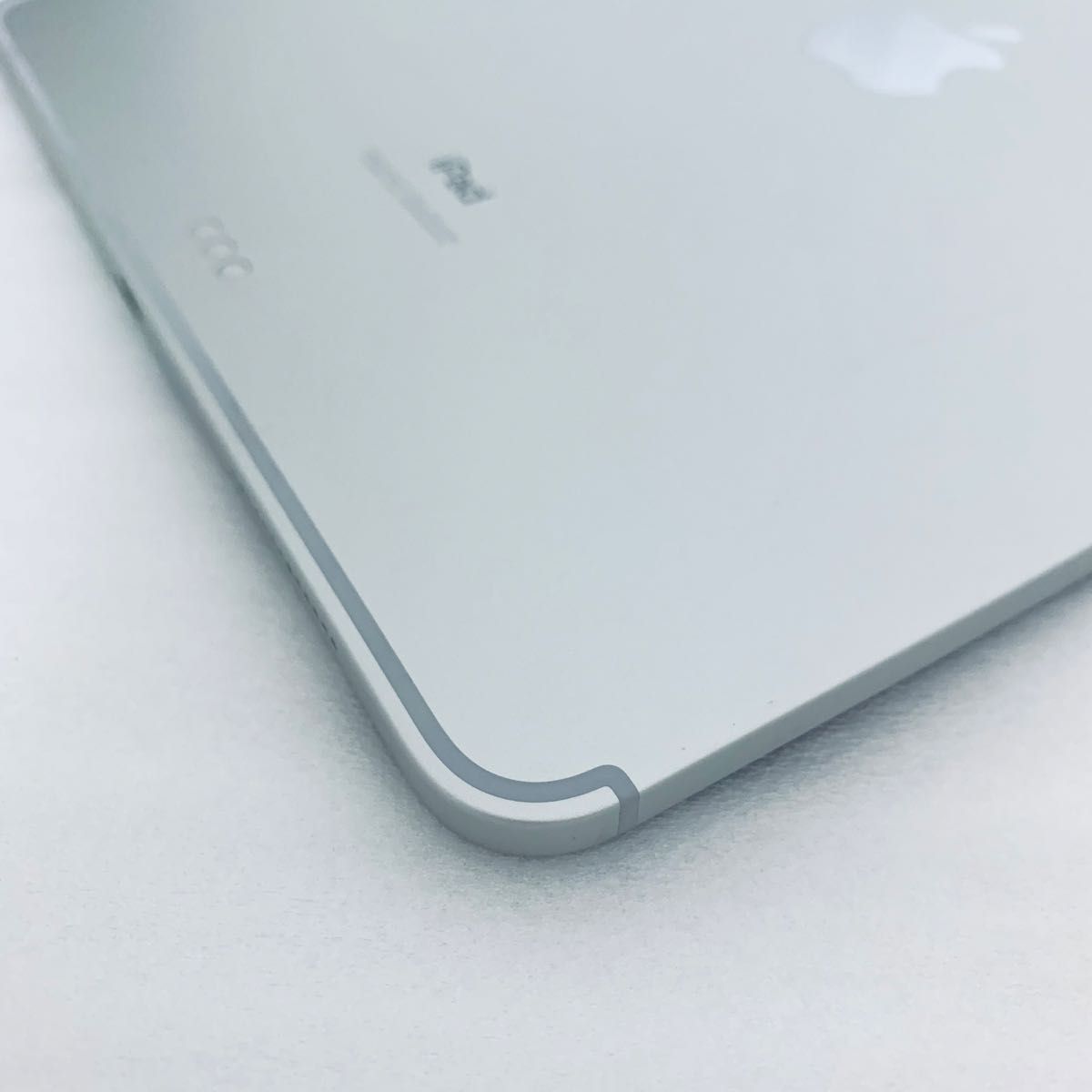 Apple iPad Pro 11インチ 第2世代 128GB シルバー MY2W2J/A SIMフリー