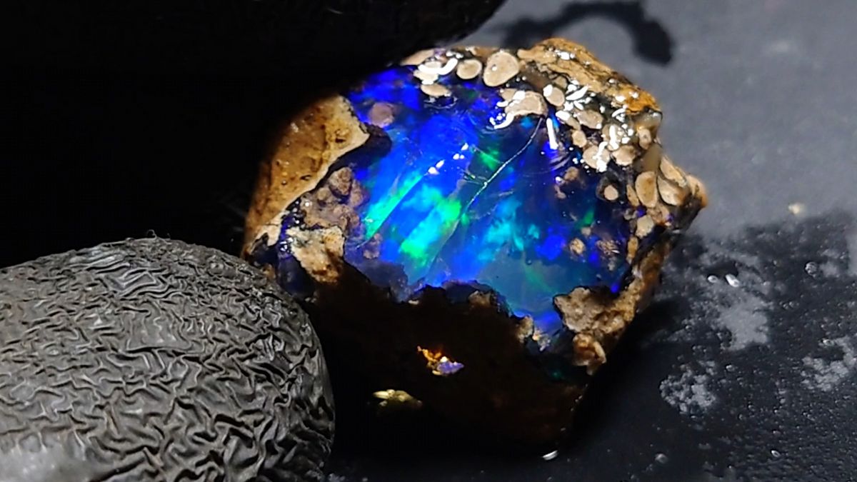 21ct】エチオピア オパール 原石 天然石 鉱物 標本 鉱石 ブルー 虹