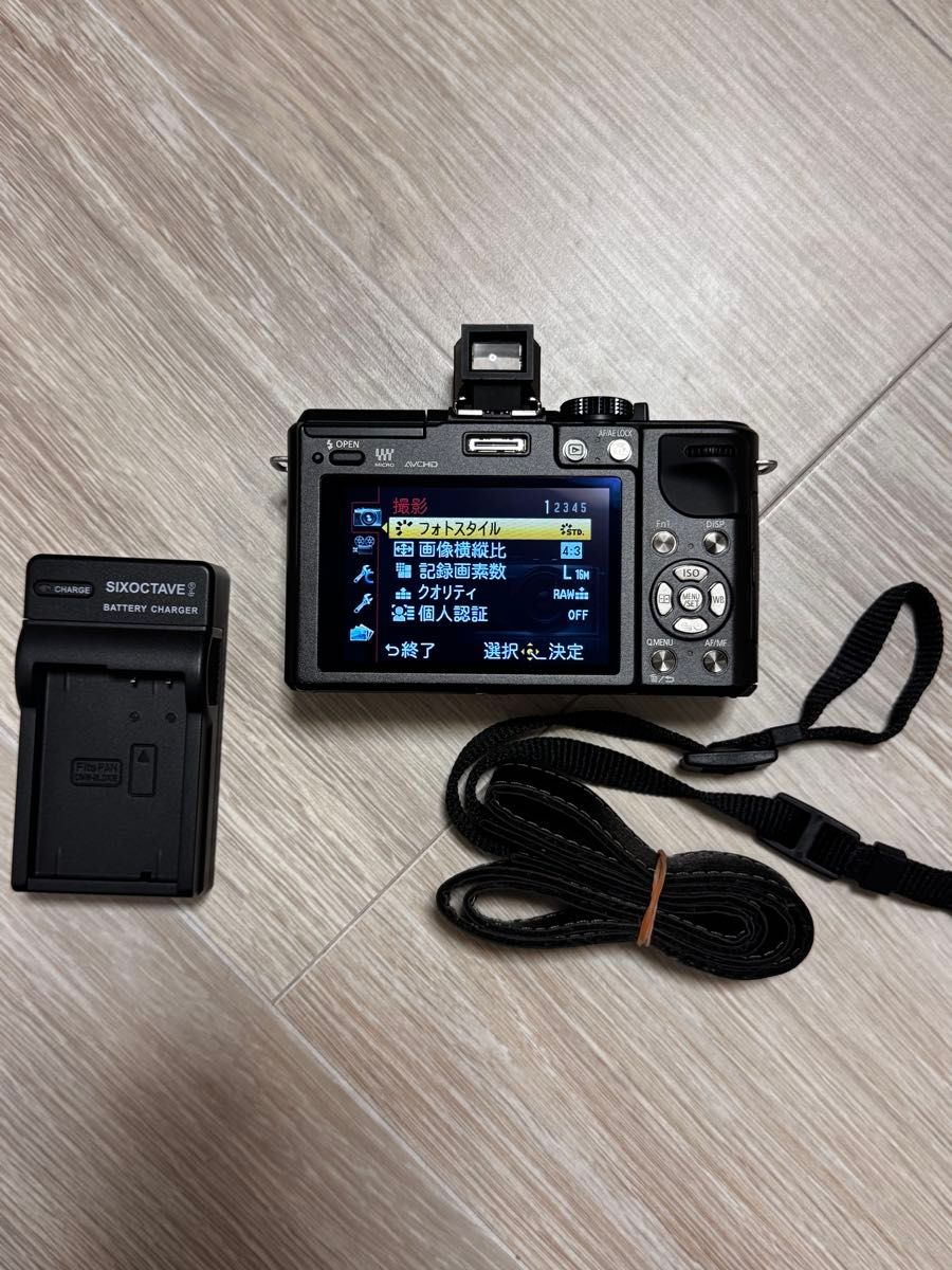 Panasonic LUMIX GX1 ミラーレス一眼カメラ バッテリー充電器付き