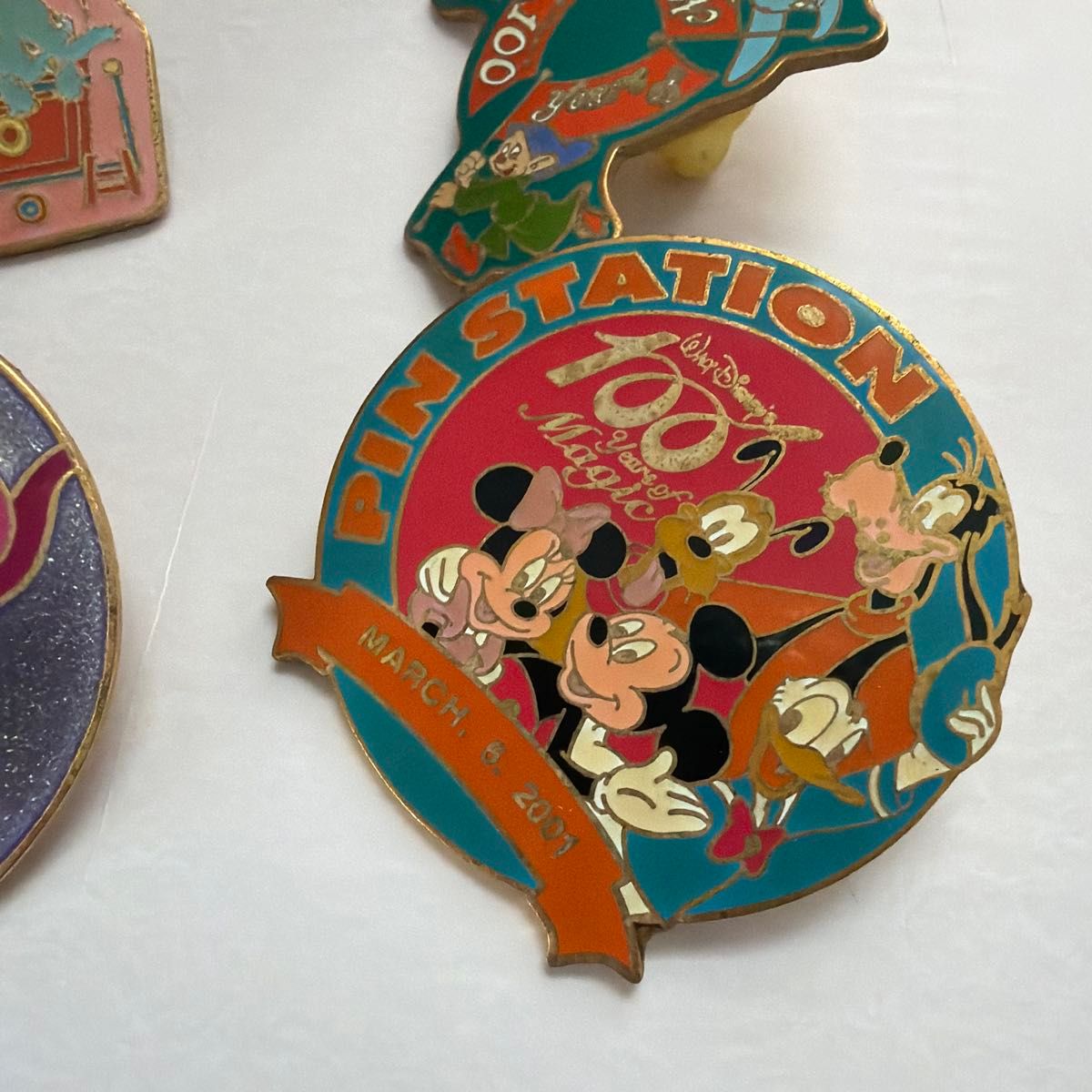 DisneyStore ウォルトディズニー生誕100周年 ピンバッジ まとめ売り