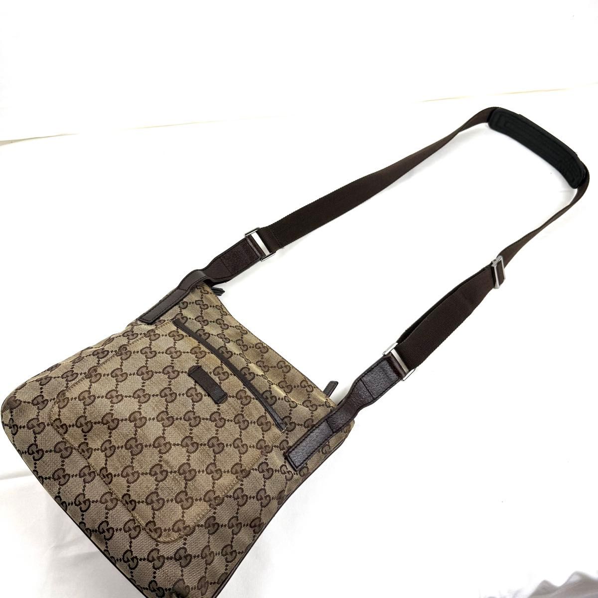 GUCCI グッチ GG柄 ショルダーバッグ クロスボディ 斜め掛け