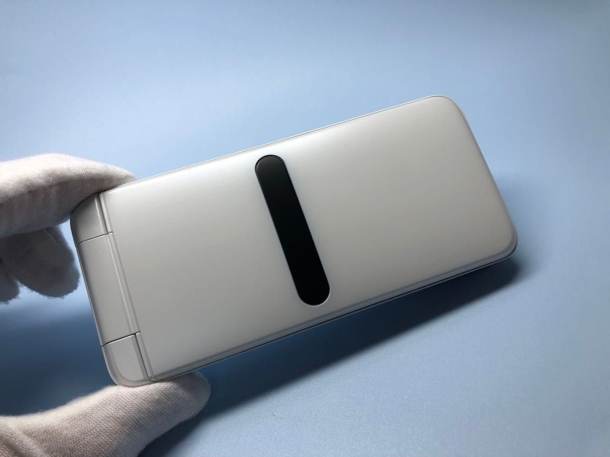 SIMロック解除済 】au GRATINA KYF42 ホワイト｜Yahoo!フリマ（旧