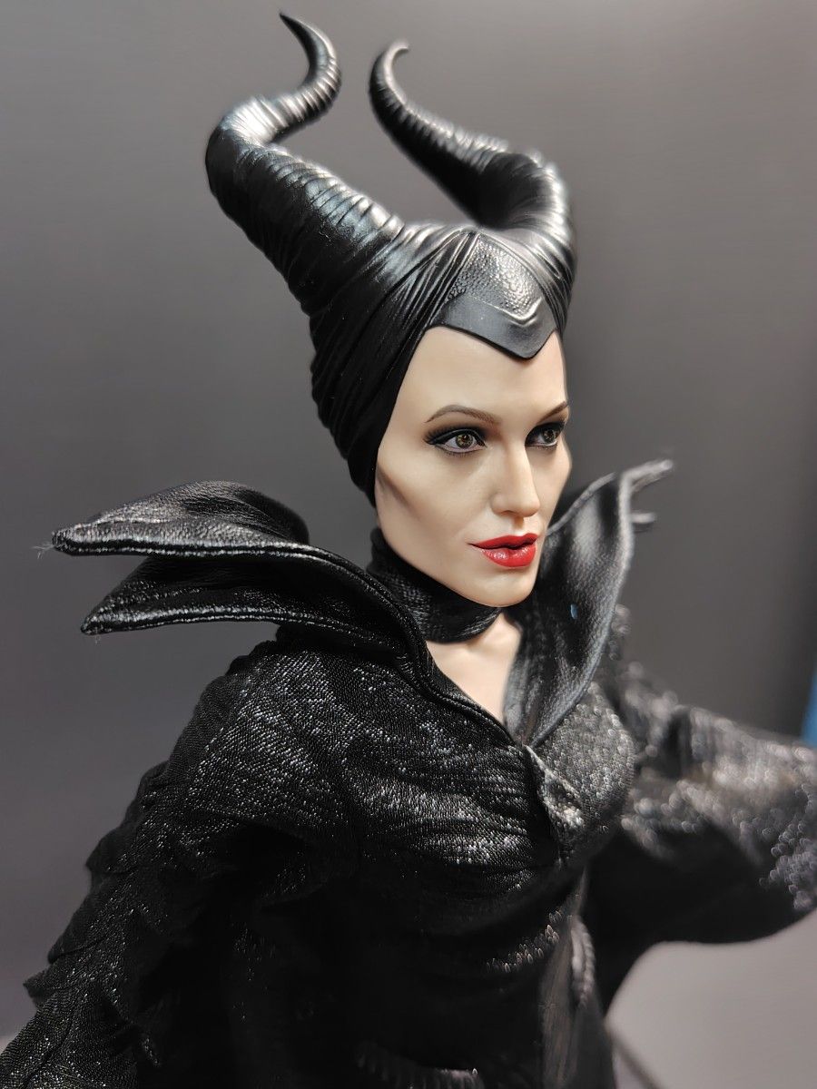 マレフィセント ムービーマスターピース ホットトイズ 1/6スケール