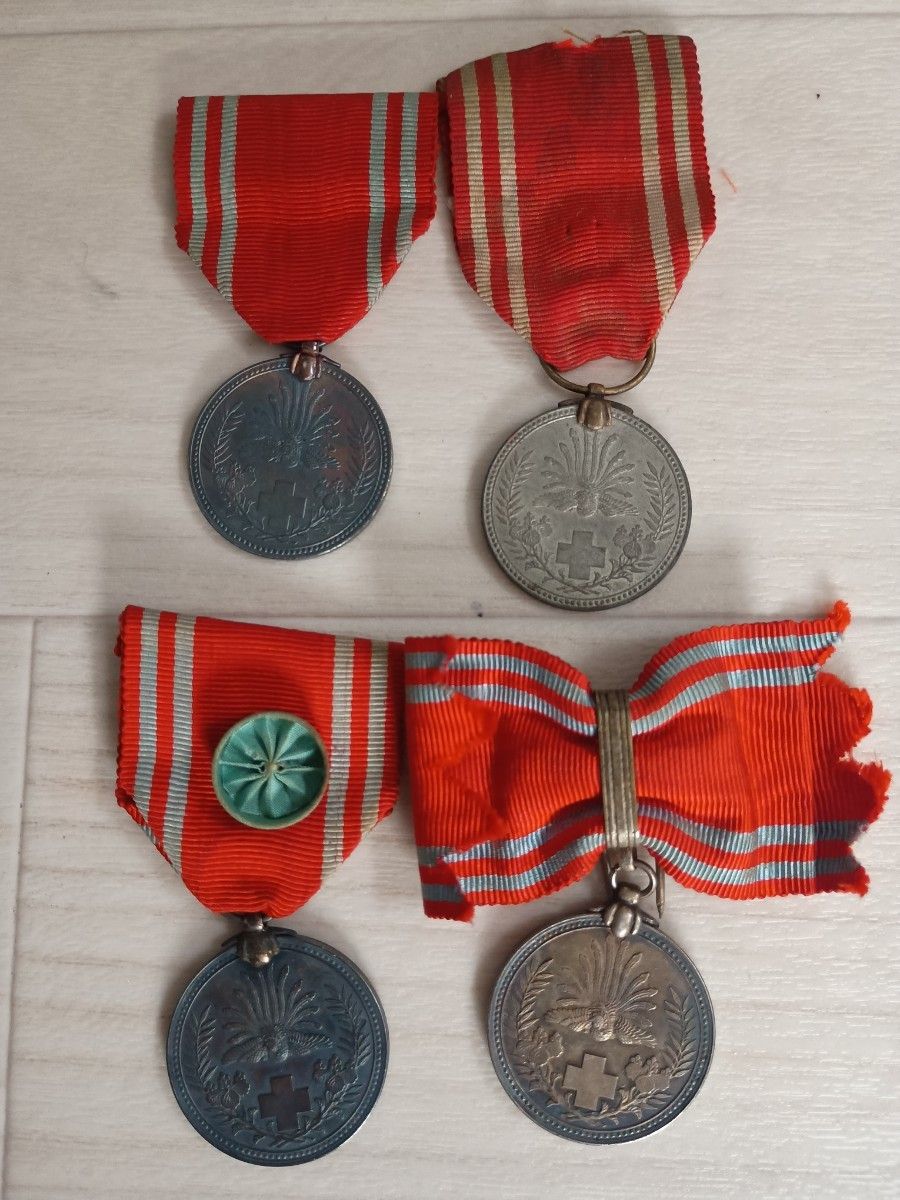 勲章 日本赤十字社 記章 徽章 メダル 明治二十一年 4個まとめ 約50g 21