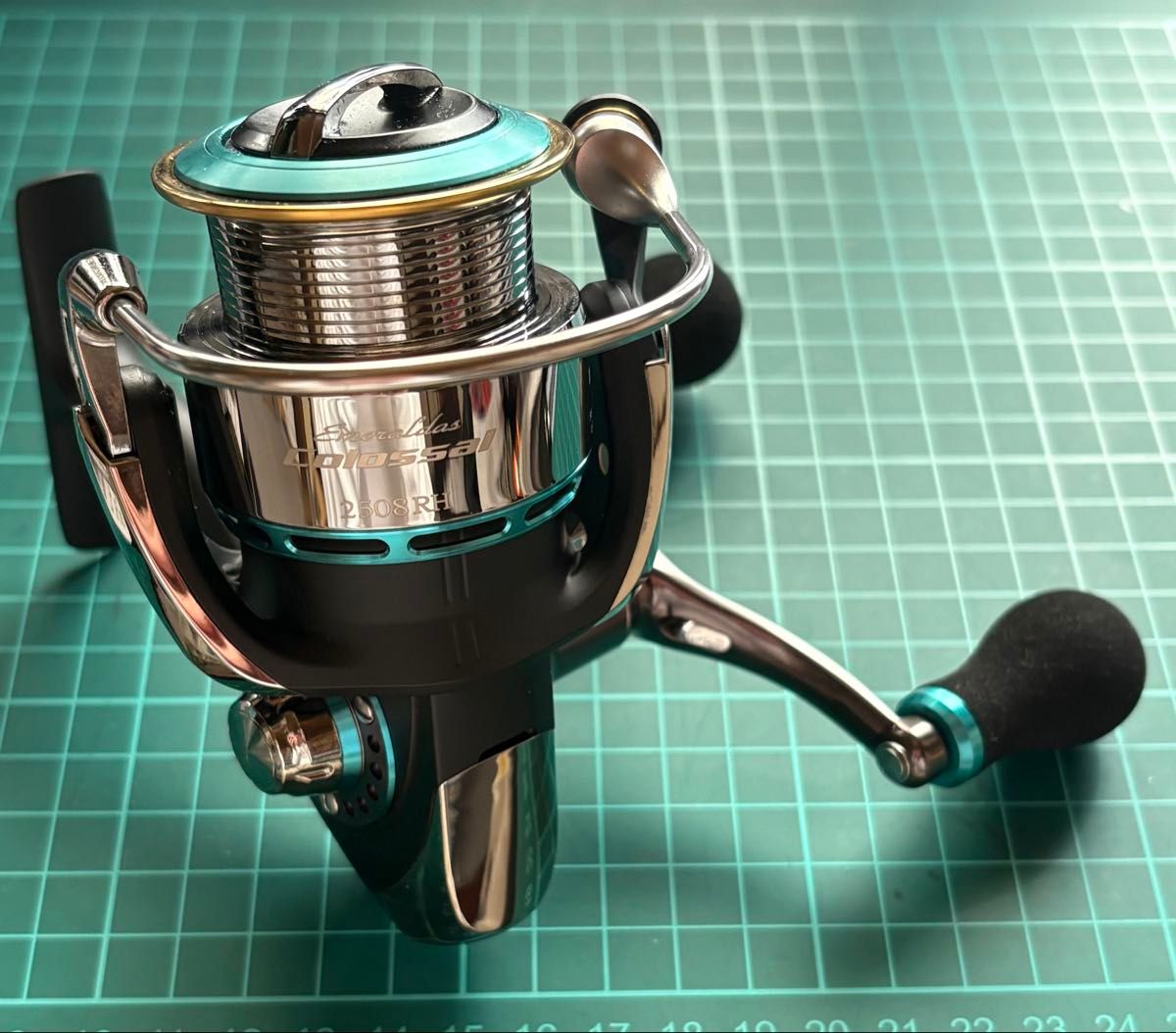 DAIWA ダイワ エメラルダス コロッサル 2508RH｜Yahoo!フリマ（旧