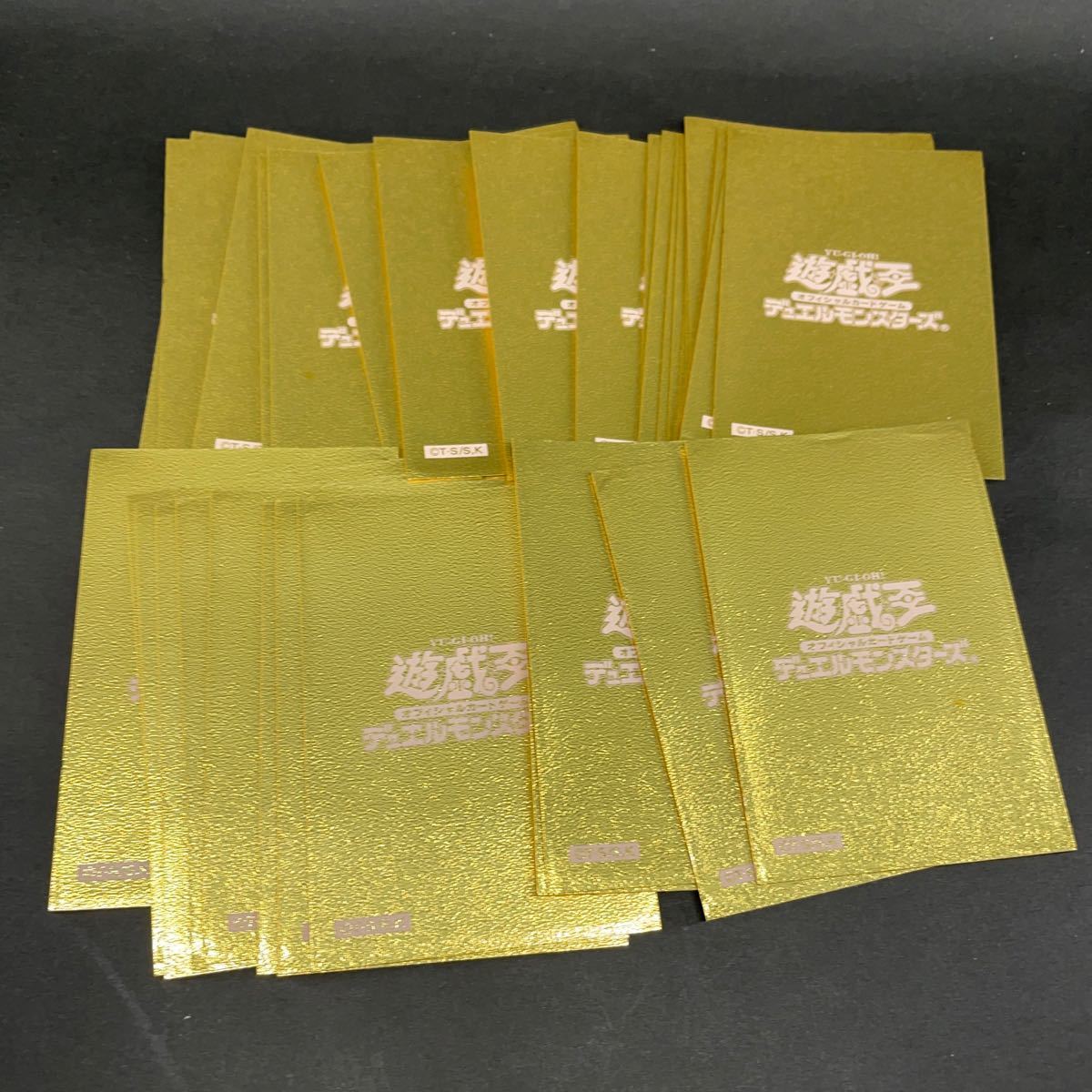 遊戯王 金スリーブ 44枚 (希少)当時物 遊戯王 金スリーブ 44枚 (希少