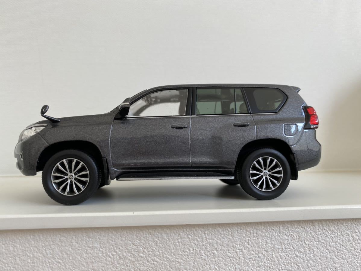 送料込み ランドクルーザー プラド ミニカー トヨタ 1/30 カラー