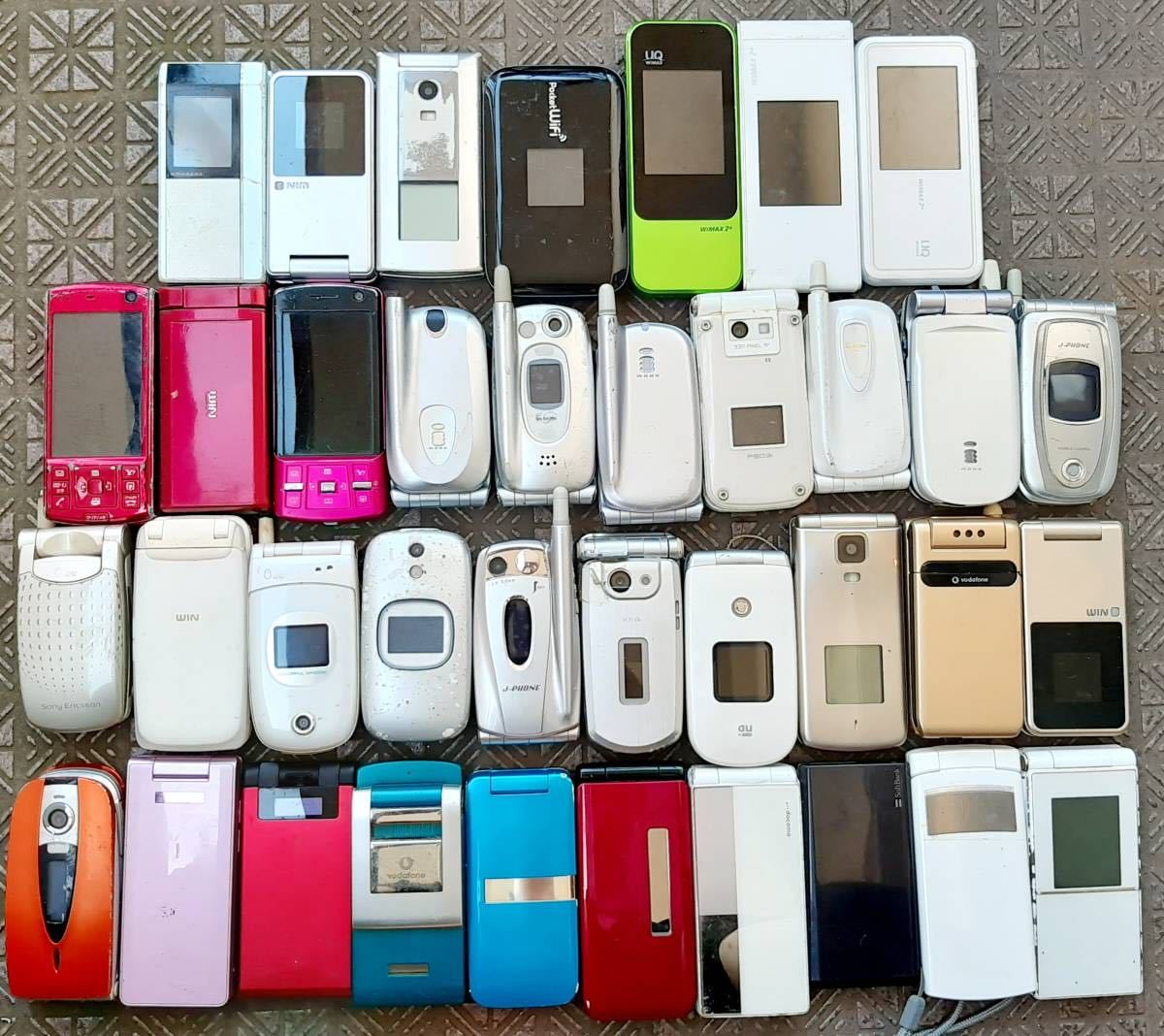 Yahoo!オークション - 動作未確認 まとめて33個 ガラケー 携帯電話 do