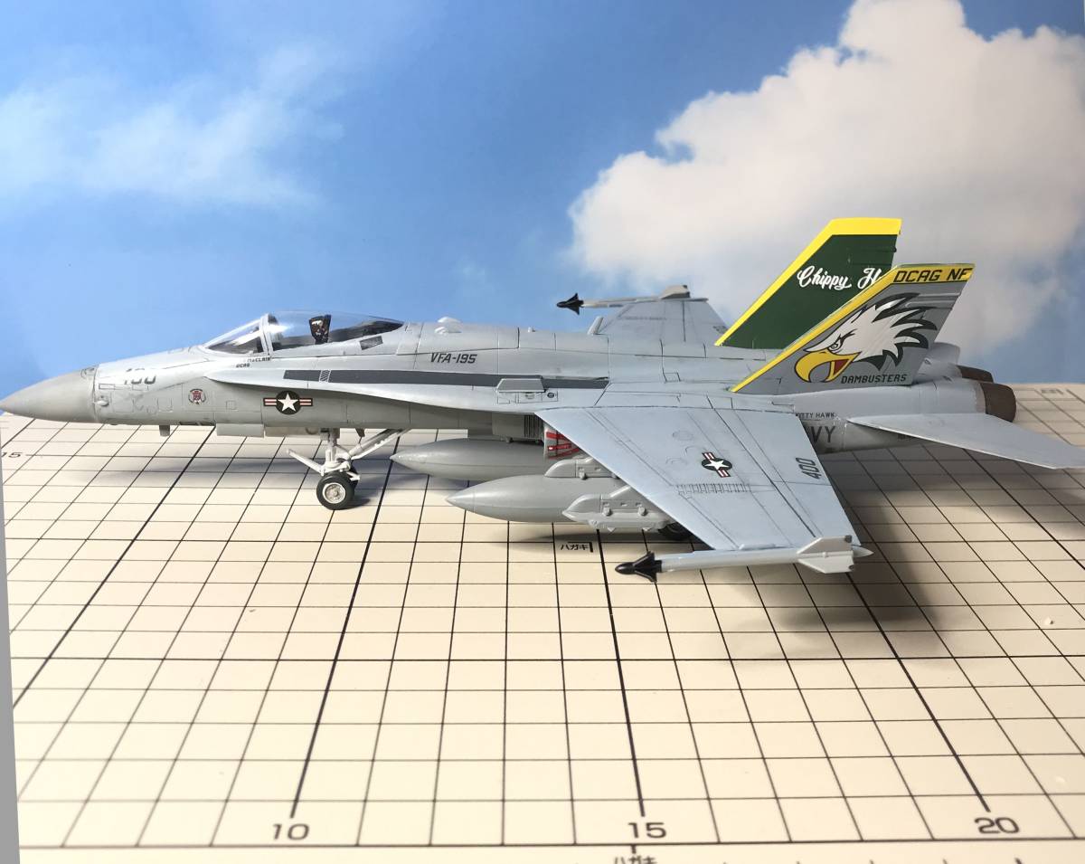 Yahoo!オークション - ハセガワ 1/72 F/A-18C ホーネット 完成品