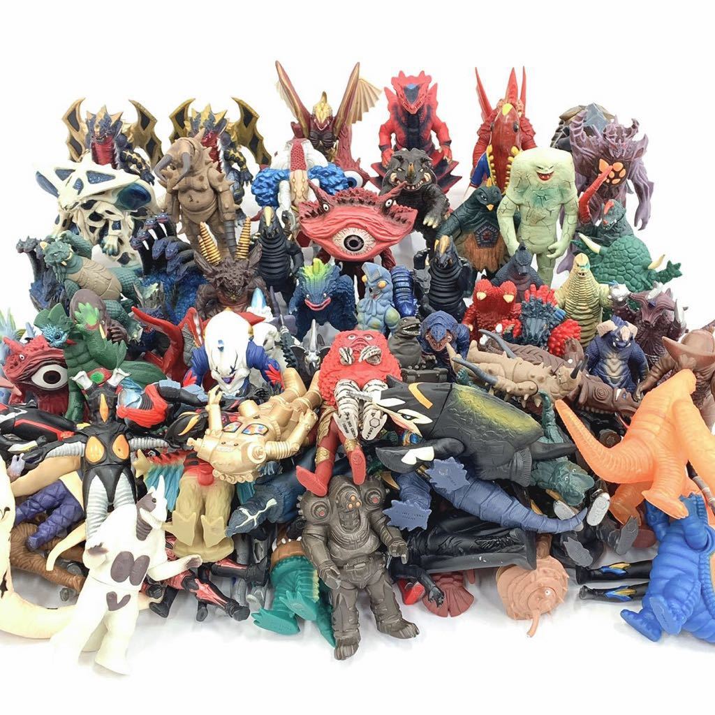 ウルトラマン＆登場怪獣・宇宙人（バンダイ）ソフビほぼコンプ59体