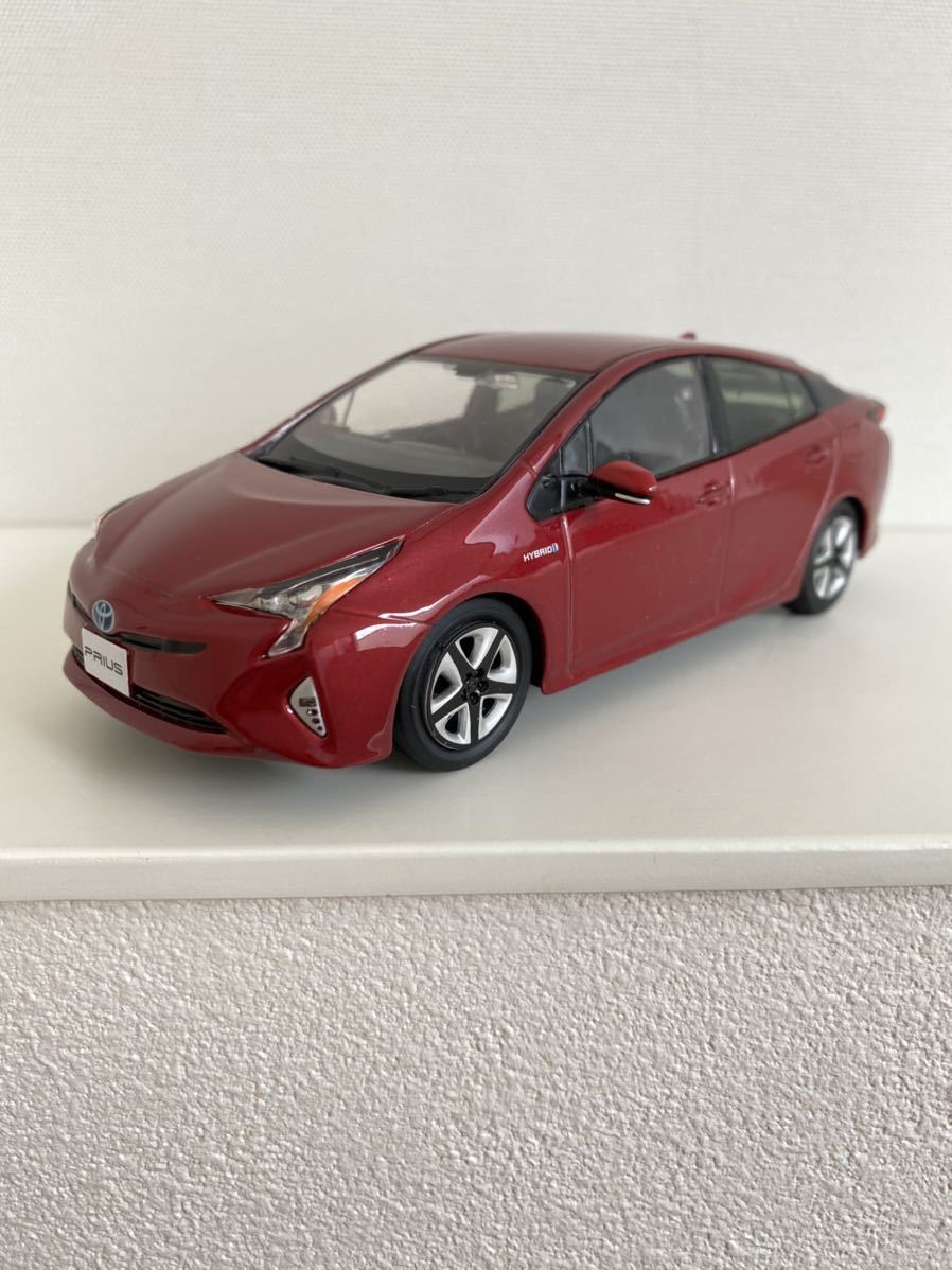 送料込み トヨタ プリウス ミニカー 1/30 エモーショナルレッド 3T7 赤