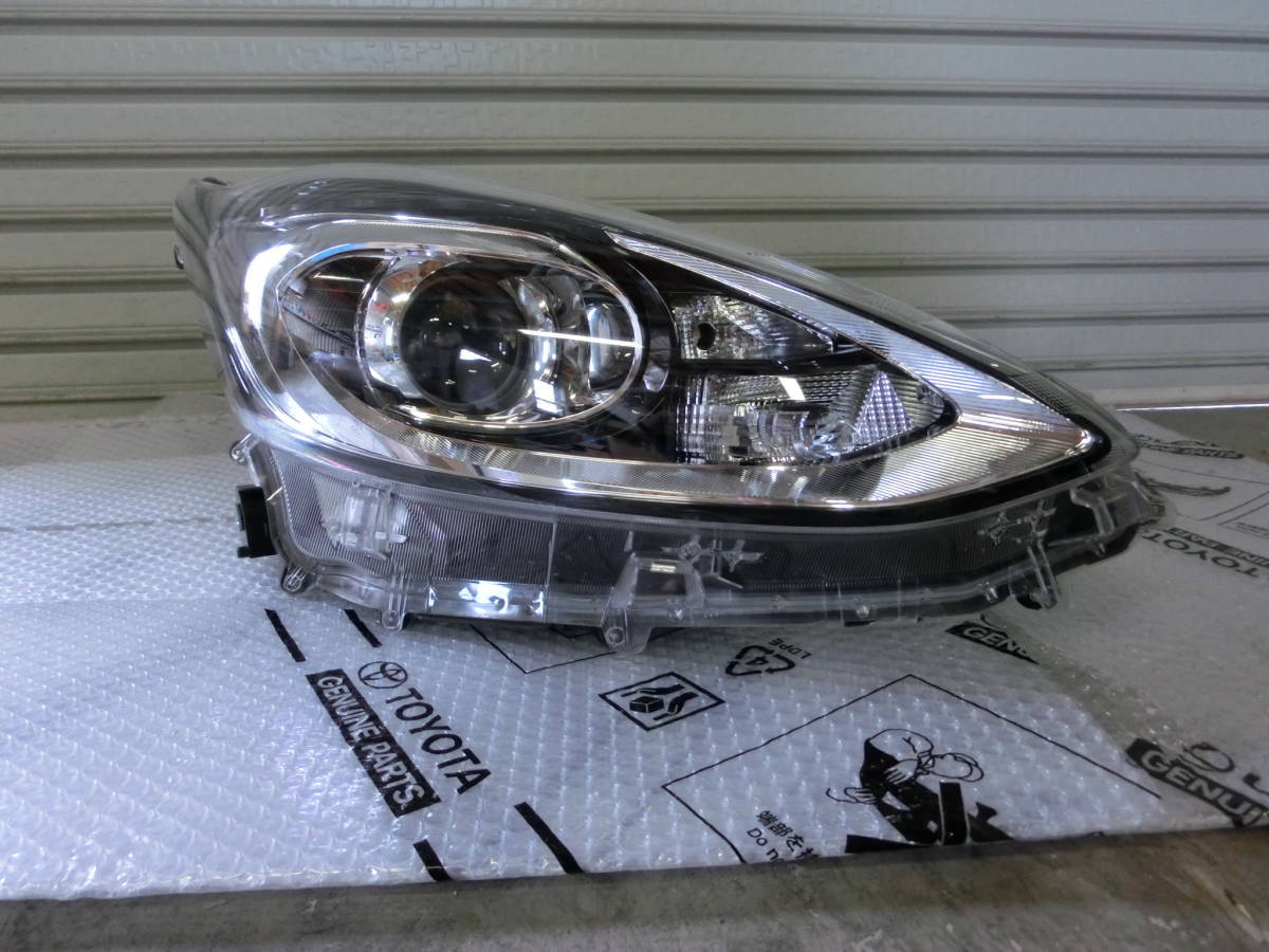 NHP10 アクア右 ヘッドライト ヘッドランプ.KOITO 52-312 R20704