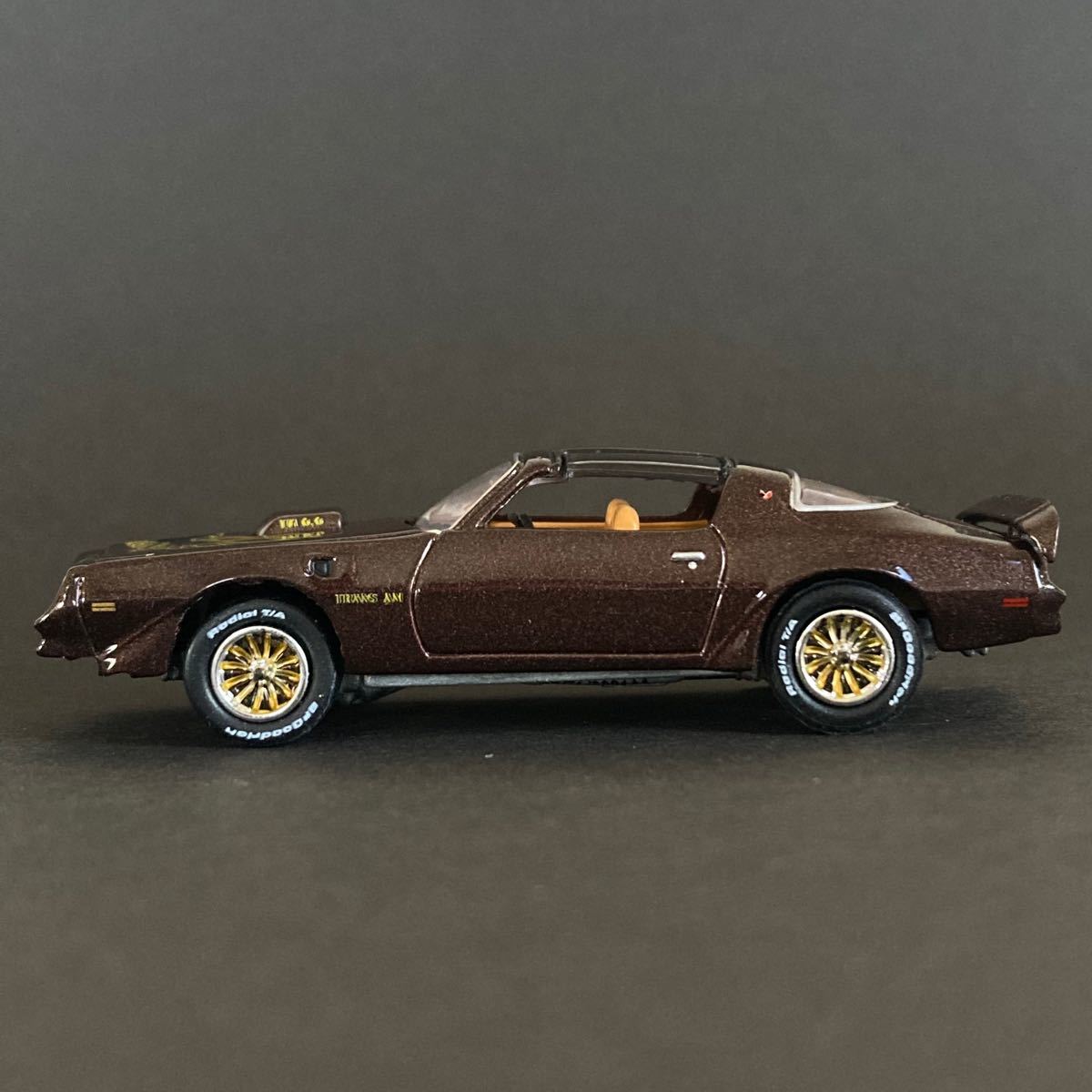 1/64 ポンティアック ファイアーバード トランザム ジョニー