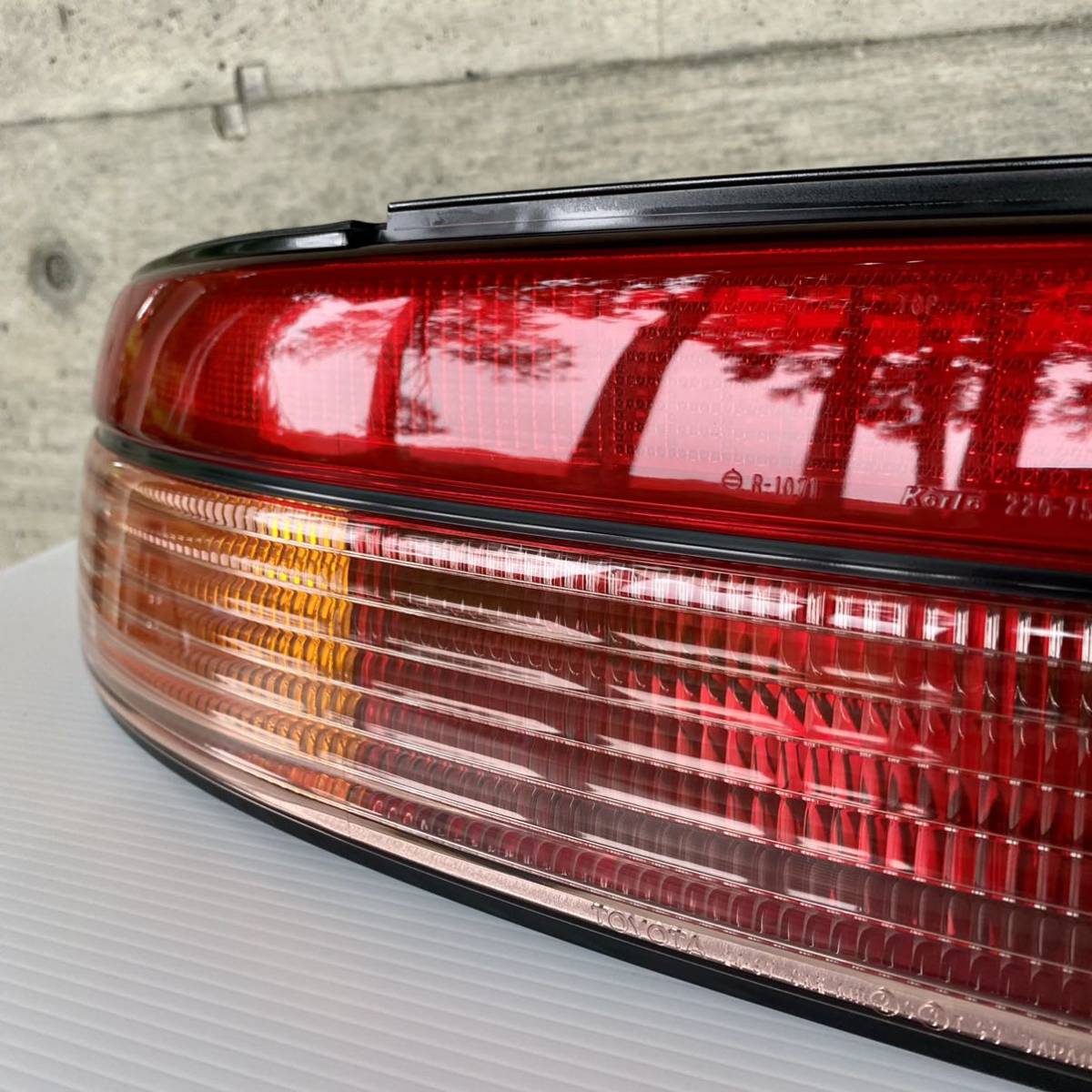 30ソアラ中期 トヨタ純正テールライト左 送料無料 ほぼ無傷の美品 当時