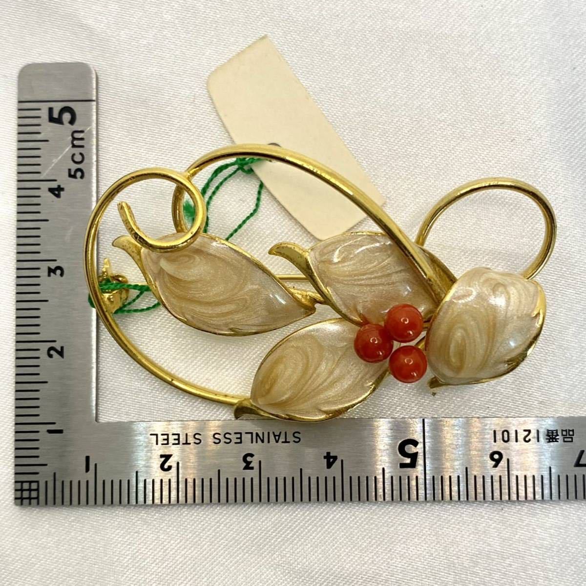 赤珊瑚 本珊瑚 ヴィンテージ ブローチ 天然 3粒 4mm珠 血赤珊瑚